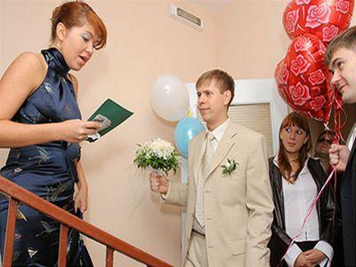 Задание свидетельницы - спеть песню